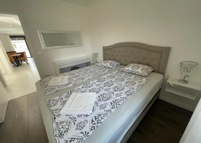 Softic Azra Apartament *